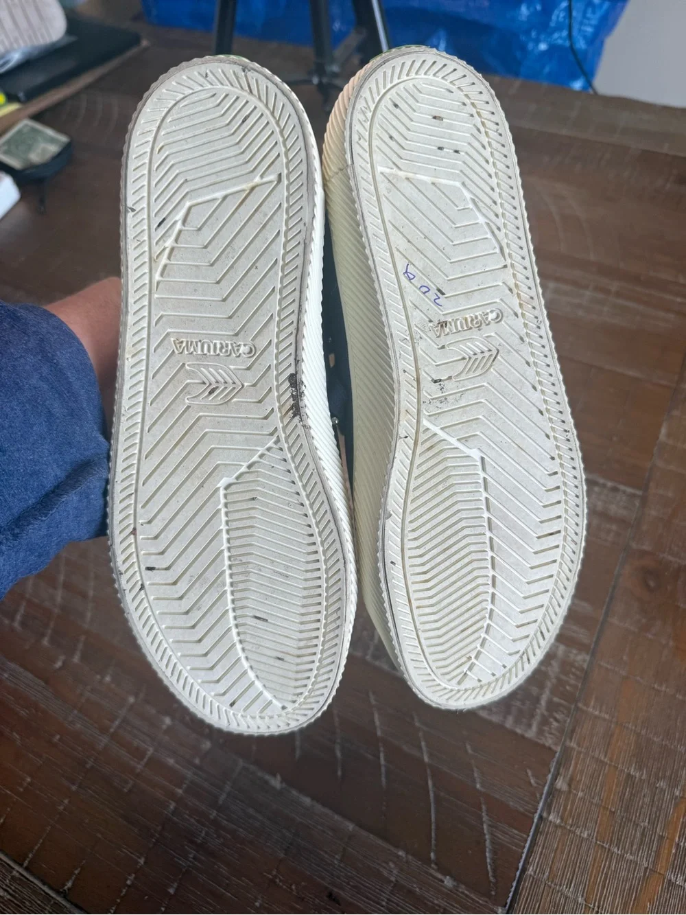 Cariuma classic navy